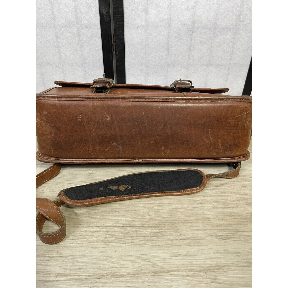 Vintage SCHLESINGER Messanger  Leather Bag. - Picture 9 of 14